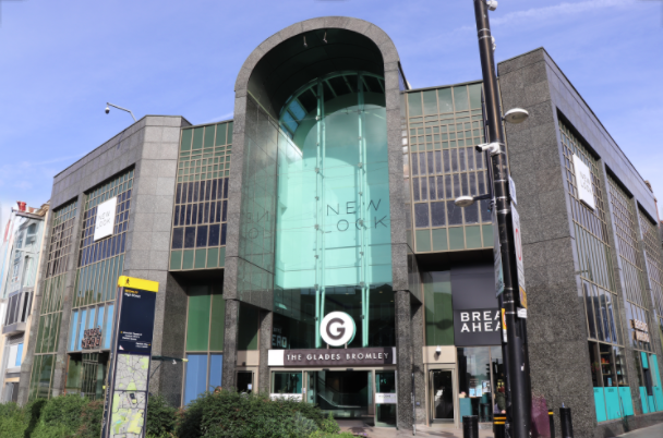 Looking for convenient parking in Bromley? Glades Car Park has got you covered